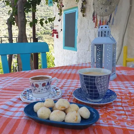 Guest house Guenes Butik Datca 3*